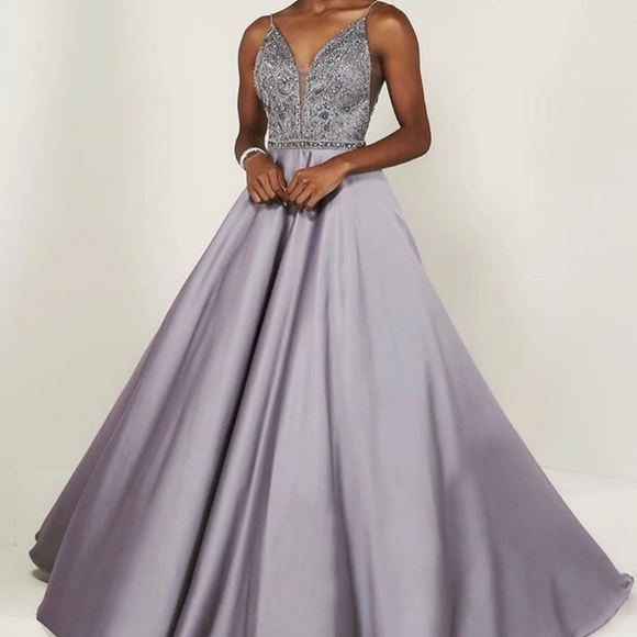 Prom Dress - Picture 2 of 3